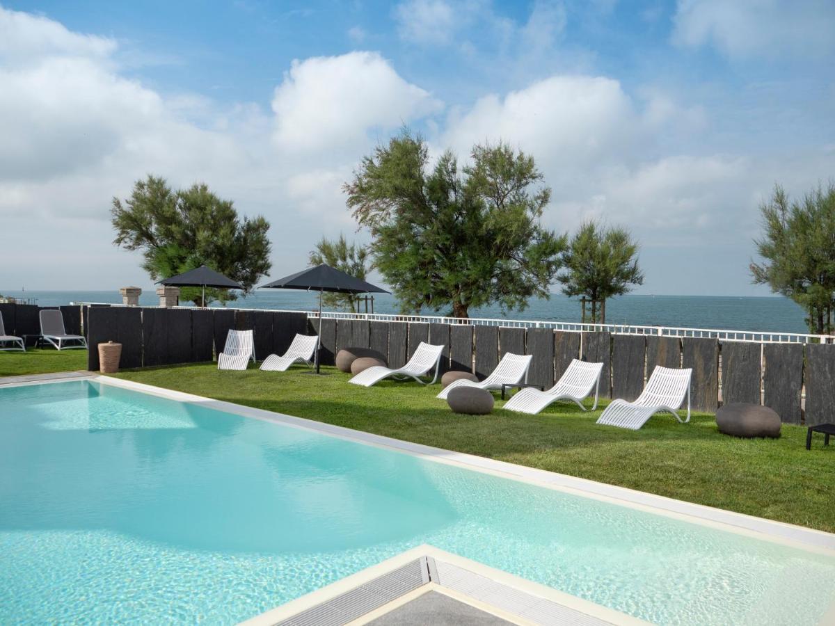 Hotel Chateau Des Tourelles - Relais Thalasso & Spa Порнише Екстериор снимка